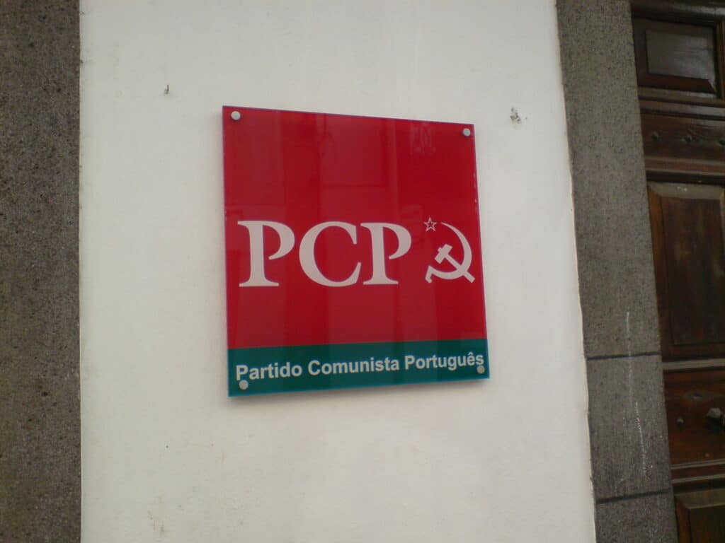 PCP Rejeita Programa do Governo de Direita, Presidente da República Vê Moção como Clarificação